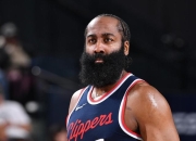 篮网险胜狂砍50分，快船关键表现点燃全场！的简单介绍